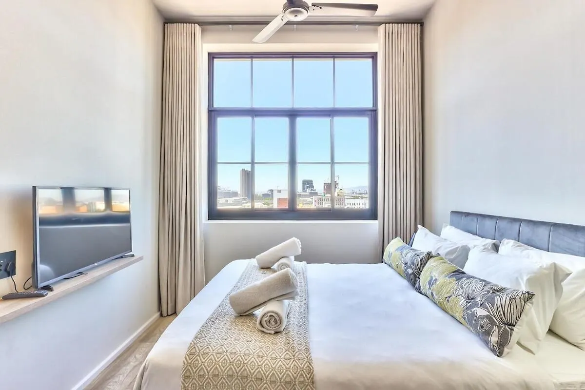Upmarket East City Apartment W Views Cape Town